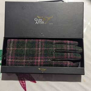 Glen Appin Pink and Green Plaid Gloves